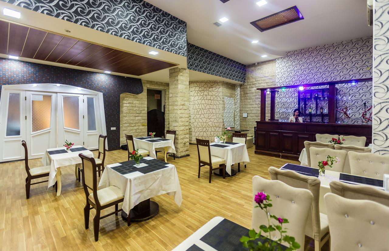 Vania Hotel Baku Exteriör bild